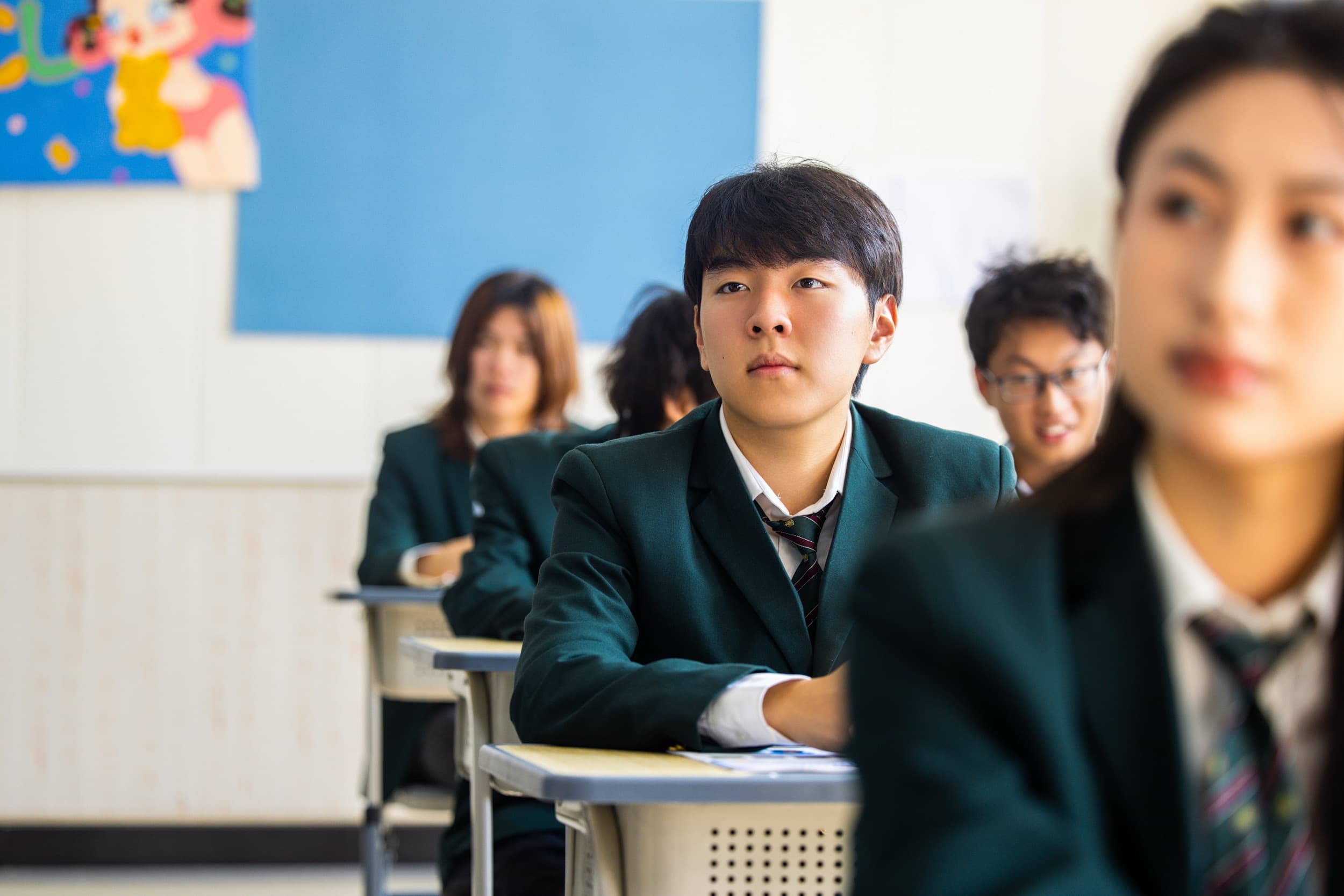 米德尔顿学院学生在课堂上专注学习